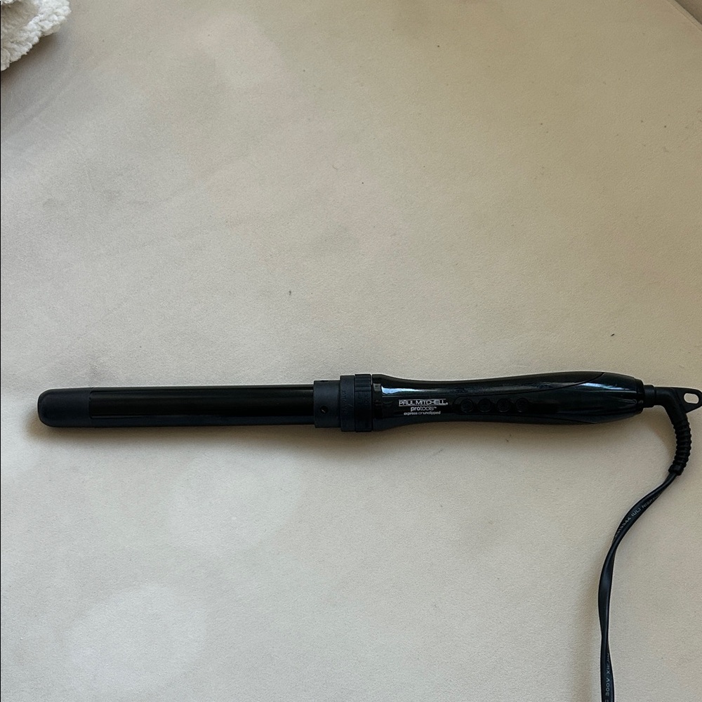 "Like new" Paul Mitchell curling wand